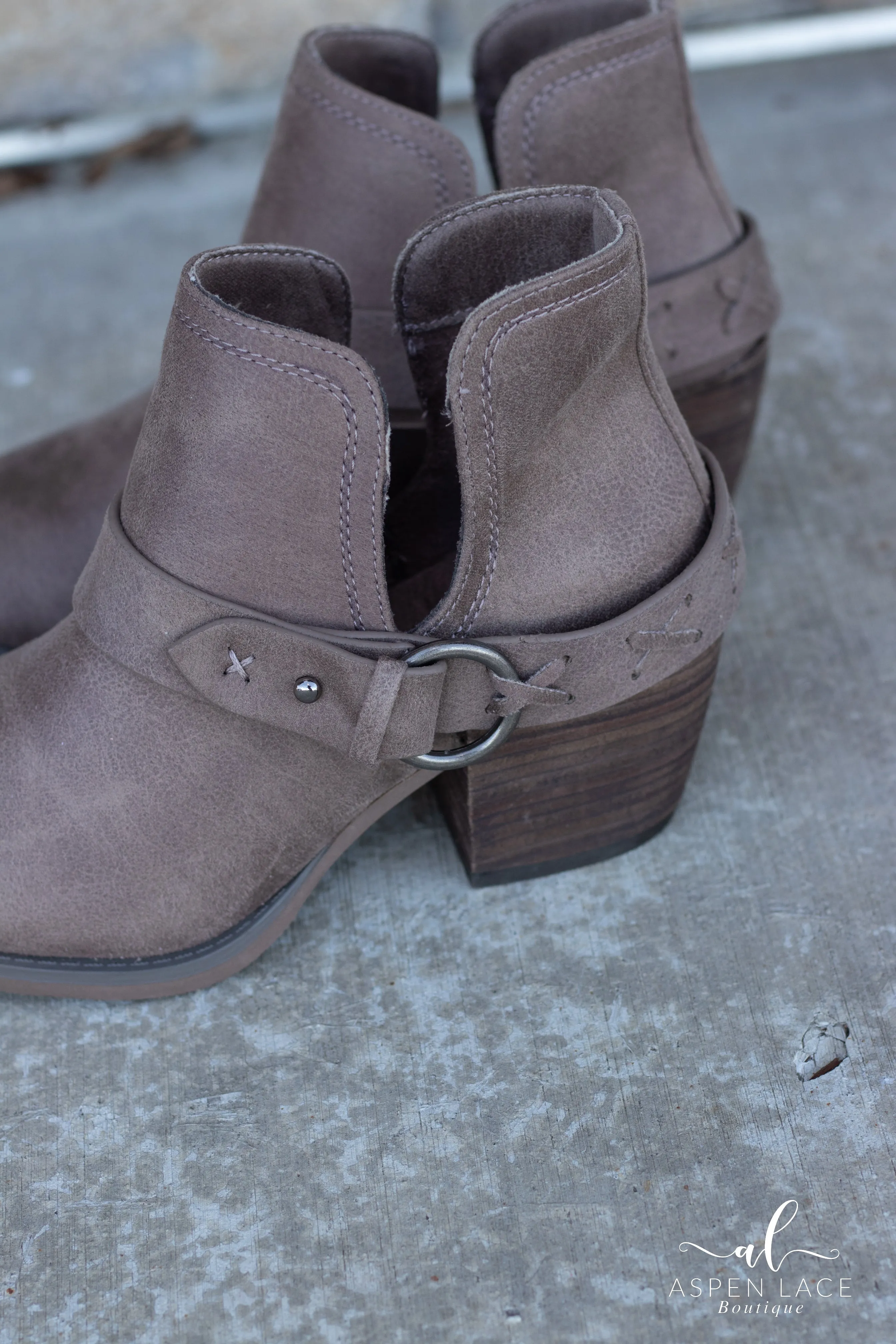 Dixie Ann Booties (Taupe)