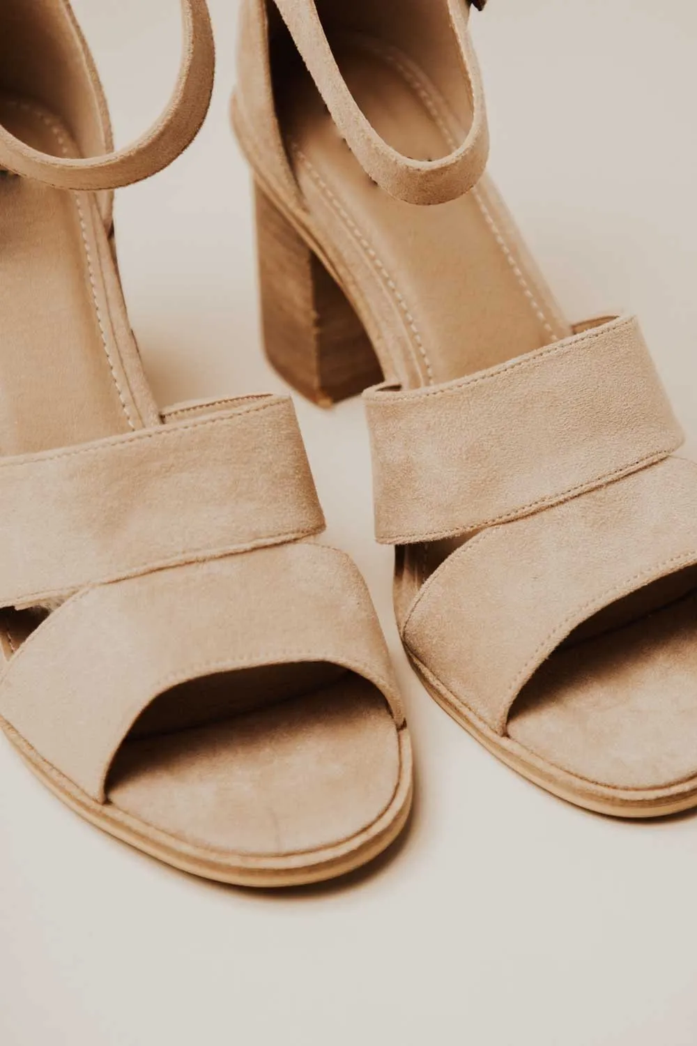 Lara Buckle Heel in Taupe