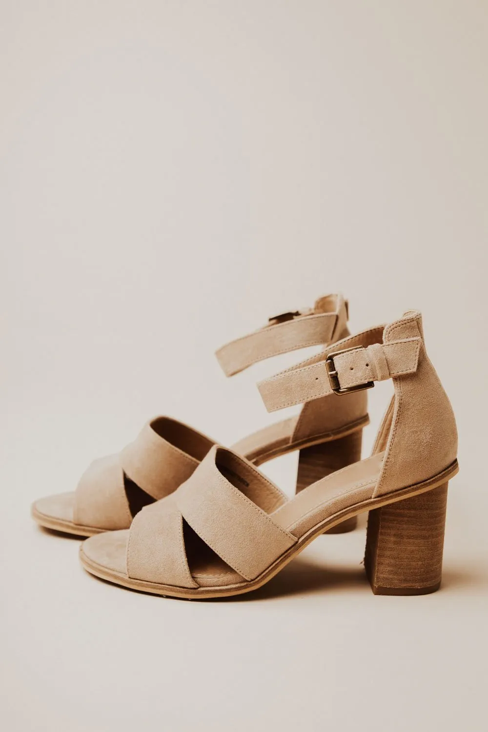 Lara Buckle Heel in Taupe