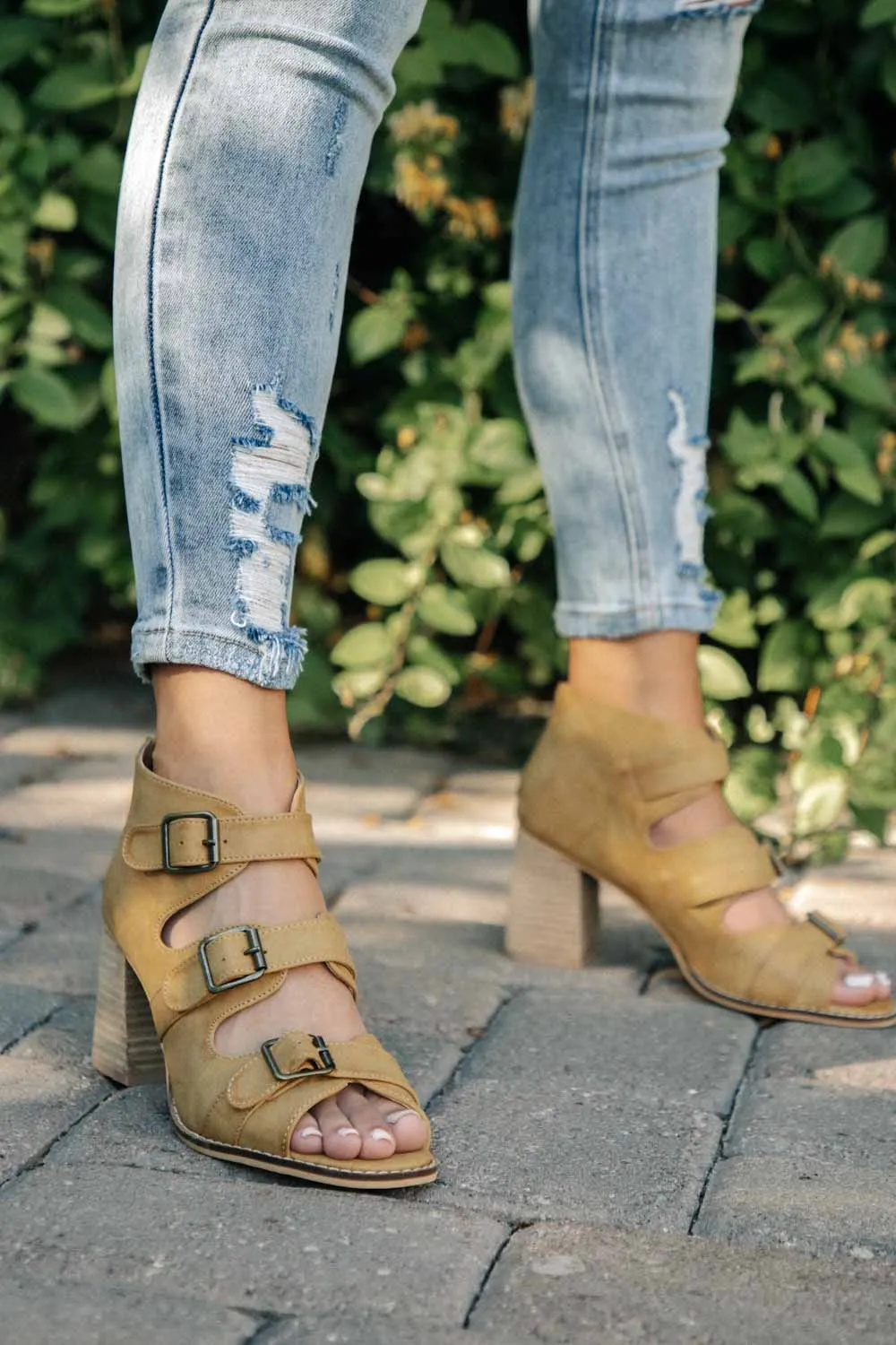 Marjorie Buckle Heel in Mustard