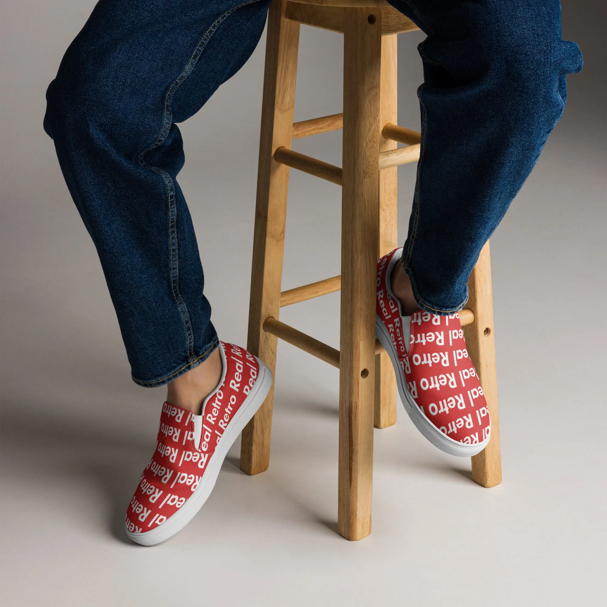 Real Retro Red Men’s slip-on canvas shoes